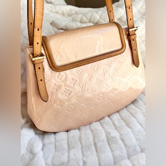 Authentic Louis Vuitton Vernis Biscayne Bay GM in excellent condition w/ addons - Picture 7 of 16